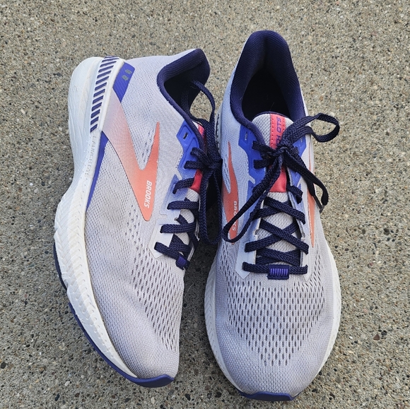 Brooks Shoes - Brooks Launch 8 sneaker women's size 9